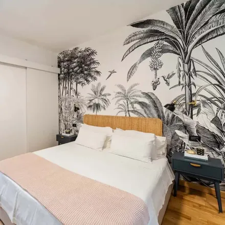 Rent this 1 bed apartment on Foot Locker in Via Felice Casati, 2