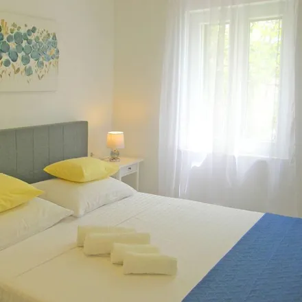 Rent this 1 bed apartment on 22202 Primošten