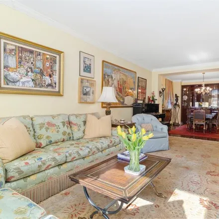 Image 2 - 20 EAST 68TH STREET 3F in New York - Apartment for sale