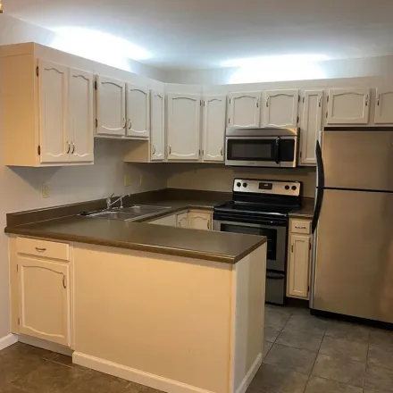 Rent this 2 bed apartment on 810 King Drive in Saint Charles, MO 63303