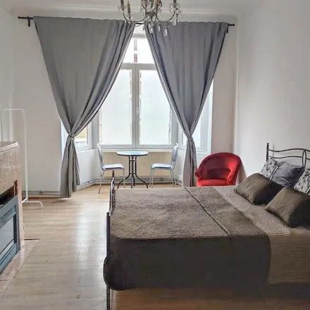 Rent this 3 bed apartment on 1081 Koekelberg