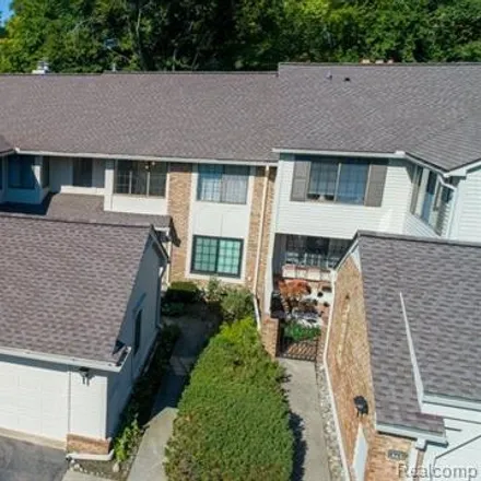 Image 1 - 6972 Pebble Creek Woods Drive, West Bloomfield Township, MI 48322, USA - Condo for sale