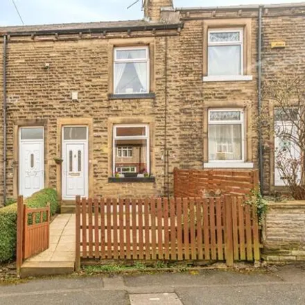 Buy this 3 bed townhouse on Bromley Road in Huddersfield, HD2 2XR