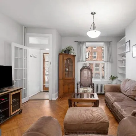 Image 4 - 3022 Poplar Street, Philadelphia, PA 19130, USA - Townhouse for sale