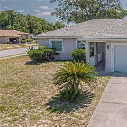 Image 2 - 10172 Briar Circle, Pasco County, FL 34667, USA - House for sale