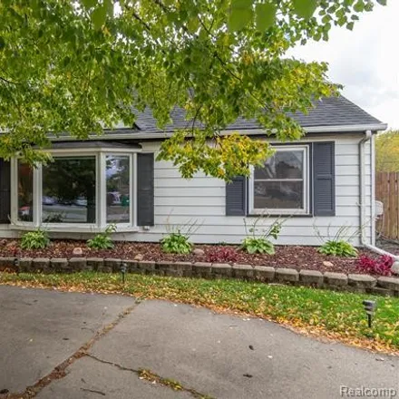 Buy this 3 bed house on 21115 Martin Road in Saint Clair Shores, MI 48081