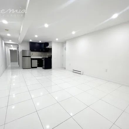 Rent this 3 bed apartment on 320 Manhattan Avenue in New York, NY 10026