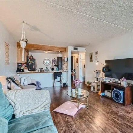 Image 4 - The Spanish Towers, 805 29th Street, Boulder, CO 80303, USA - Condo for sale