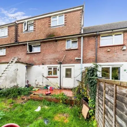 Image 5 - Queen's Road, Lewes, BN7 2JG, United Kingdom - Townhouse for sale