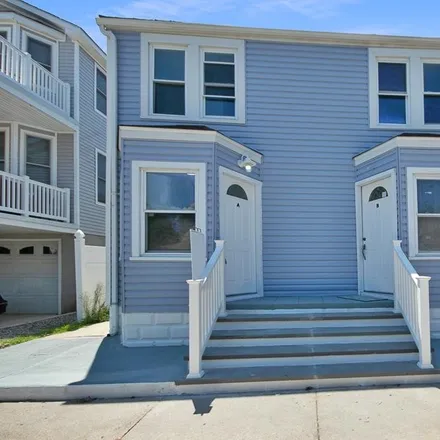 Buy this 4 bed condo on Mr. D's Pizzeria Steaks & Subs in East Burk Avenue, Wildwood