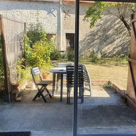 Rent this 1 bed house on 58400 Varennes-lès-Narcy