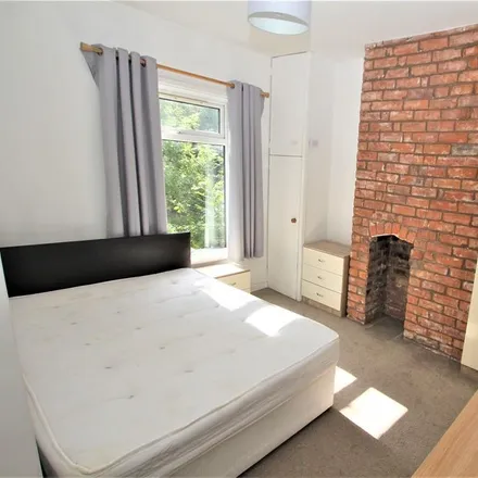 Image 7 - Sydney Road, Chester, CH1 4BN, United Kingdom - Townhouse for rent