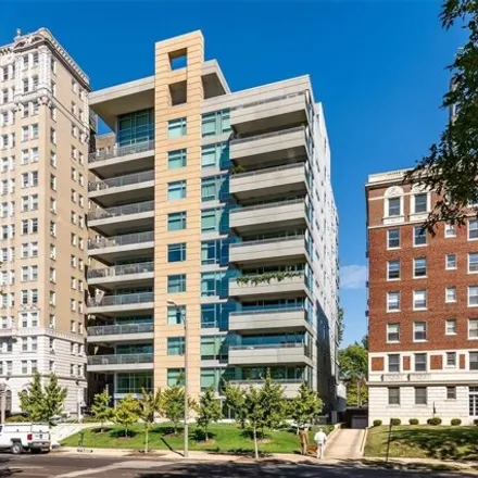 Image 2 - 4545 Lindell Boulevard, St. Louis, MO 63108, USA - Condo for sale