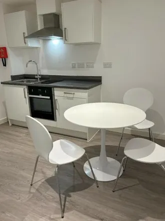 Rent this 2 bed room on 20-30 Chapel Walk in Cathedral, Sheffield