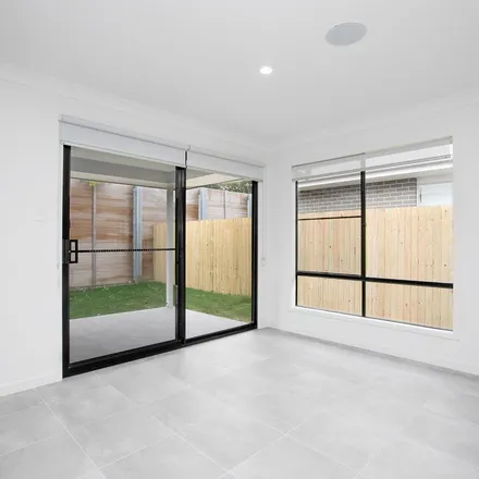 Image 6 - Domonique Way, Flinders View QLD 4305, Australia - Apartment for rent