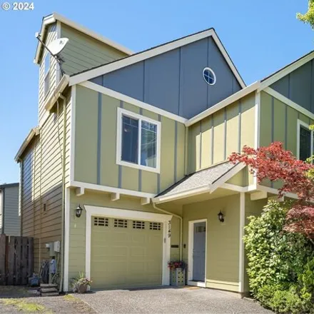 Buy this 3 bed house on 3149 Sw 173rd Ave in Beaverton, Oregon