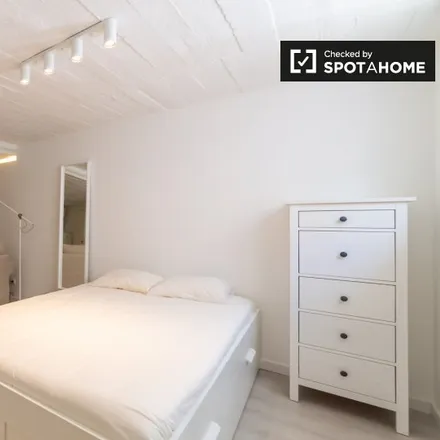 Rent this studio apartment on Rua do Pôr do Sol in 2775-566 Cascais, Portugal