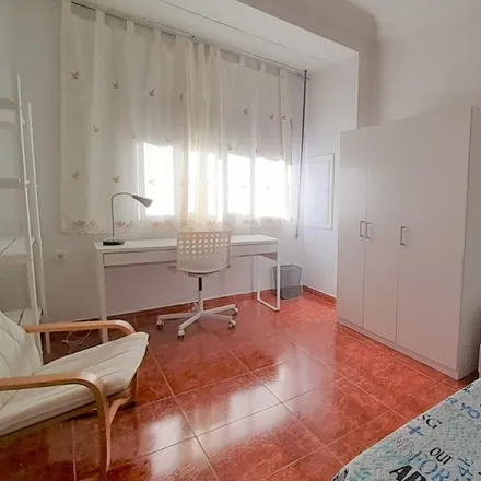 Rent this 5 bed room on Madrid in 100 Montaditos, Calle de Fernando el Católico