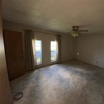 Image 8 - 5301 South Drive, Fort Worth, TX 76133, USA - Duplex for sale