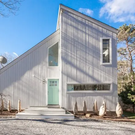 Rent this 4 bed house on 17 Shorewood Drive in Northwest Harbor, East Hampton