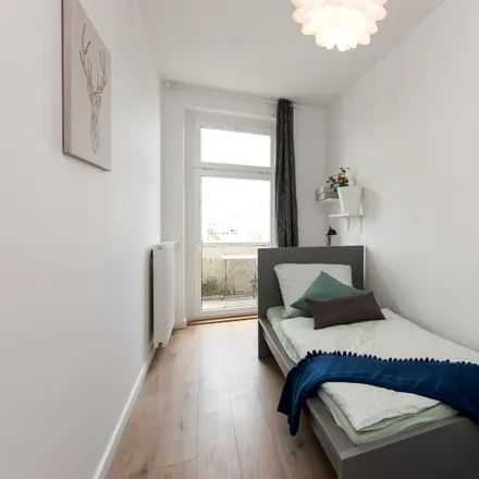 Rent this 5 bed room on Fritz-Reuter-Straße 1 in 10827 Berlin, Germany