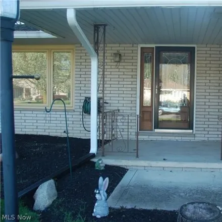 Image 3 - 7402 Lincolnshire Drive, Parma, OH 44134, USA - House for sale