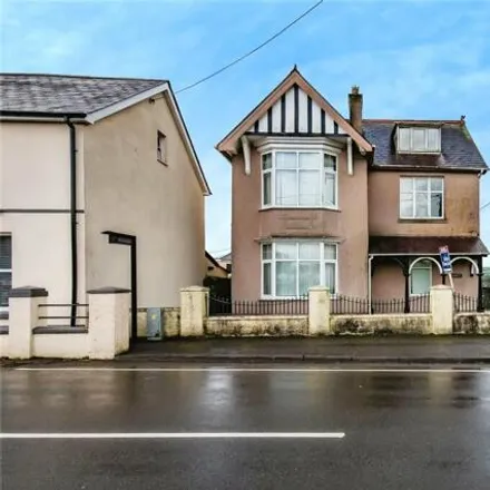 Buy this 6 bed house on A485 in Llanybydder, SA40 9SD