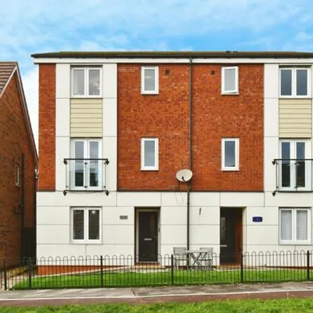 Buy this 5 bed townhouse on Lady Anne Way in Brough, HU15 1FR