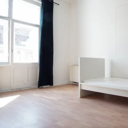 Rent this 6 bed room on EKT - Rosa Wolke/Kirschkern e.V. in Bochumer Straße, 10555 Berlin