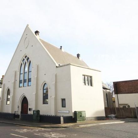 Rent this 2 bed apartment on Beacon Church in Beaconsfield Road, Dover