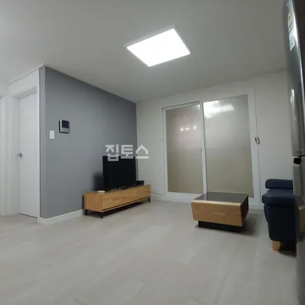 Rent this 2 bed apartment on 서울특별시 강남구 역삼동 656