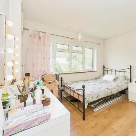 Image 9 - Robin Hood Primary and Nursery School, Bowness Crescent, London, SW15 3QL, United Kingdom - Duplex for sale