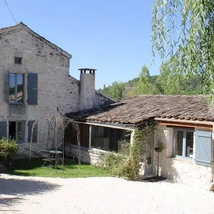 Rent this 4 bed house on 46800 Barguelonne-en-Quercy