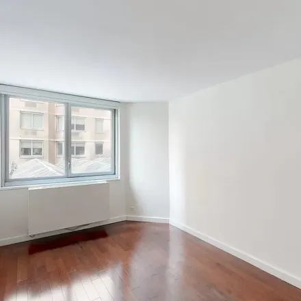 Image 7 - East 35th Street, New York, NY 10158, USA - Apartment for rent