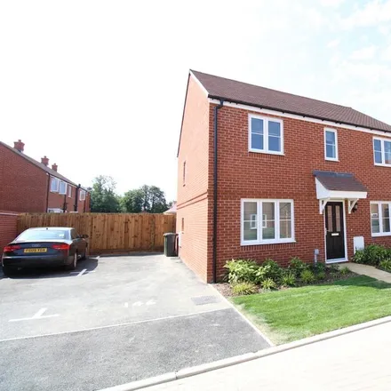 Rent this 4 bed house on Gratton Road in Horley, RH6 8NW