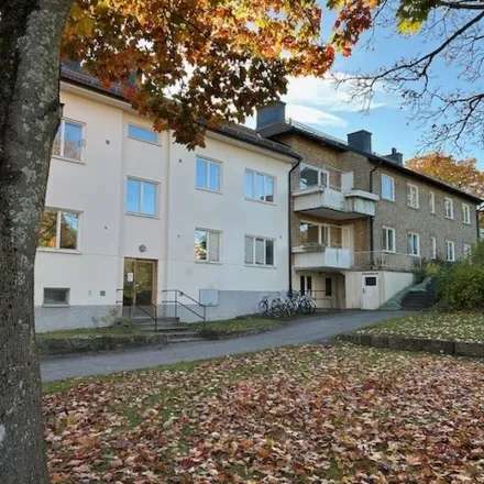 Rent this 4 bed apartment on Södra Malmgatan in 613 30 Oxelösund, Sweden