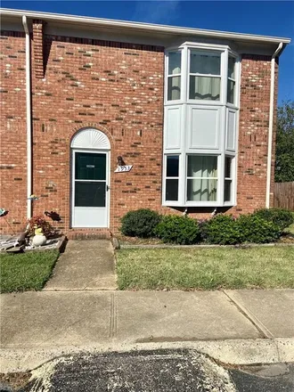 Image 1 - 1900 Darnell Drive, Garden Wood Park, Virginia Beach, VA 23455, USA - Townhouse for rent