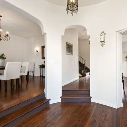 Image 5 - 6124 Barrows Drive, Los Angeles, CA 90048, USA - House for sale