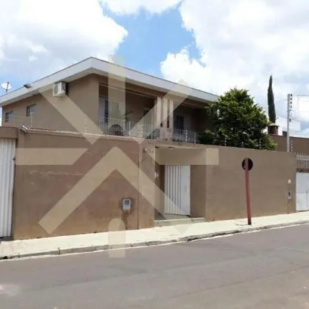 Buy this 3 bed house on Rua Doutor Astor Dias Andrade in Vila Nery, São Carlos - SP