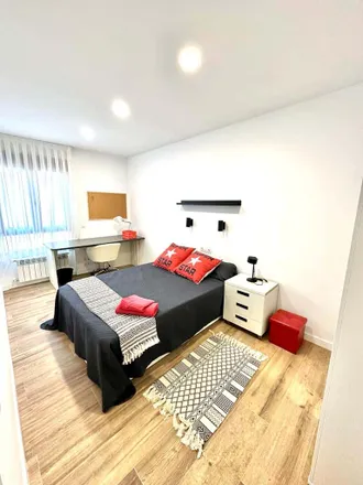 Rent this 8 bed room on Av. General Palacio - Capellanes in Avenida General Palacio, 28901 Getafe
