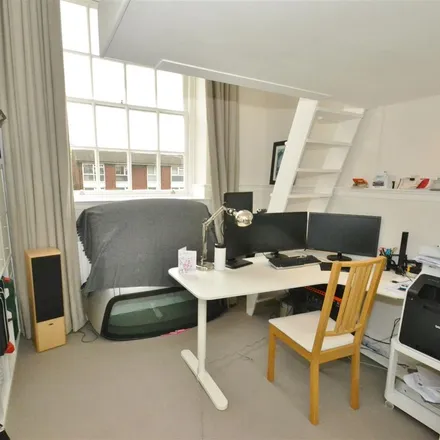 Image 9 - 55 Southey Road, London, SW19 1PP, United Kingdom - Apartment for rent