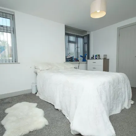 Rent this 8 bed apartment on 152 Bournbrook Road in Selly Oak, B29 7DD