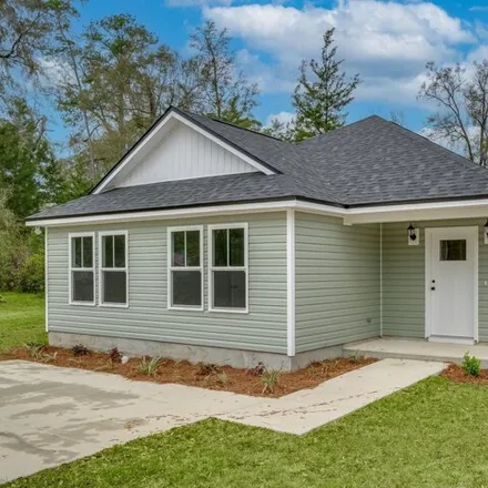 Buy this 4 bed house on 6 Lance Lane in Crawfordville, FL 32327