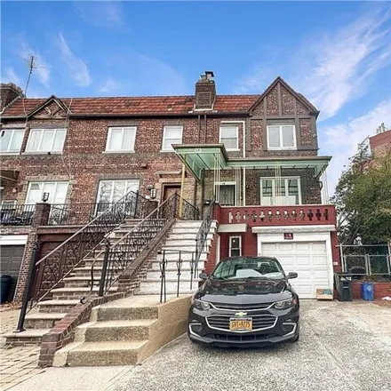 Image 1 - 18 Corbin Place, New York, NY 11235, USA - House for sale
