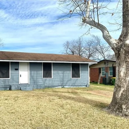 Image 1 - 1022 West 9th Street, Hearne, TX 77859, USA - House for sale
