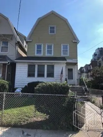 Image 2 - 146-12 34th Ave, New York, 11354 - House for sale