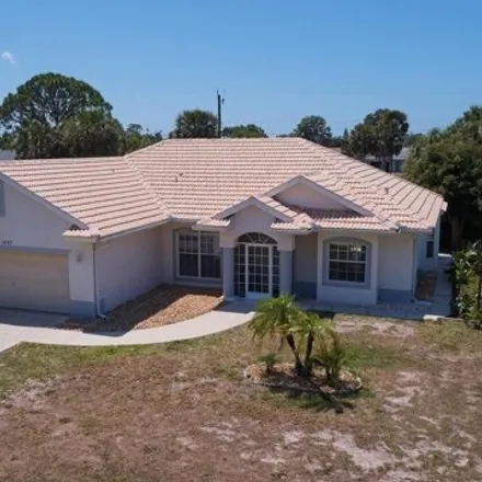 Buy this 3 bed house on 1437 Keyway Rd in Englewood, Florida