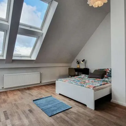 Rent this 8 bed apartment on Fuggerstraße 16 in 10777 Berlin, Germany