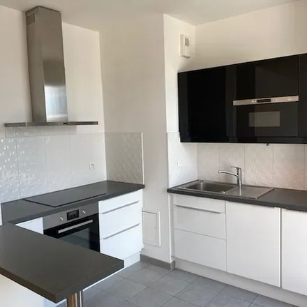 Rent this 1 bed apartment on Malakoff in Hauts-de-Seine, France