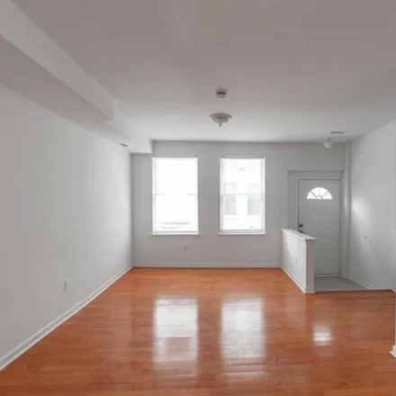 Image 3 - 1338 South 33rd Street, Philadelphia, PA 19145, USA - House for sale